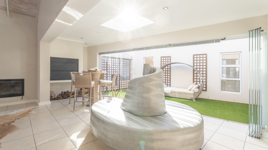 4 Bedroom Property for Sale in Calypso Beach Western Cape